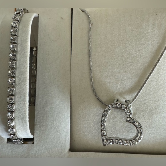 NEW Cote d’ Azur Watch, Bracelet & Necklace Set - Picture 4 of 6